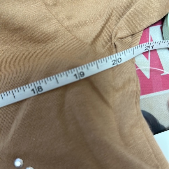 Rhinestone Selena Graphic Tee - Picture 4 of 5